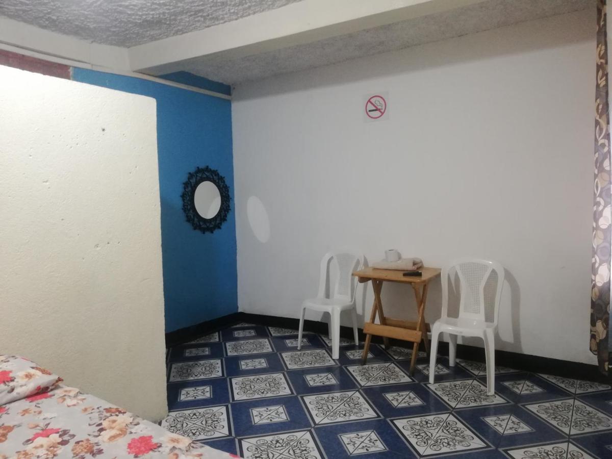 Hotel El Meson Guatemala Exteriör bild