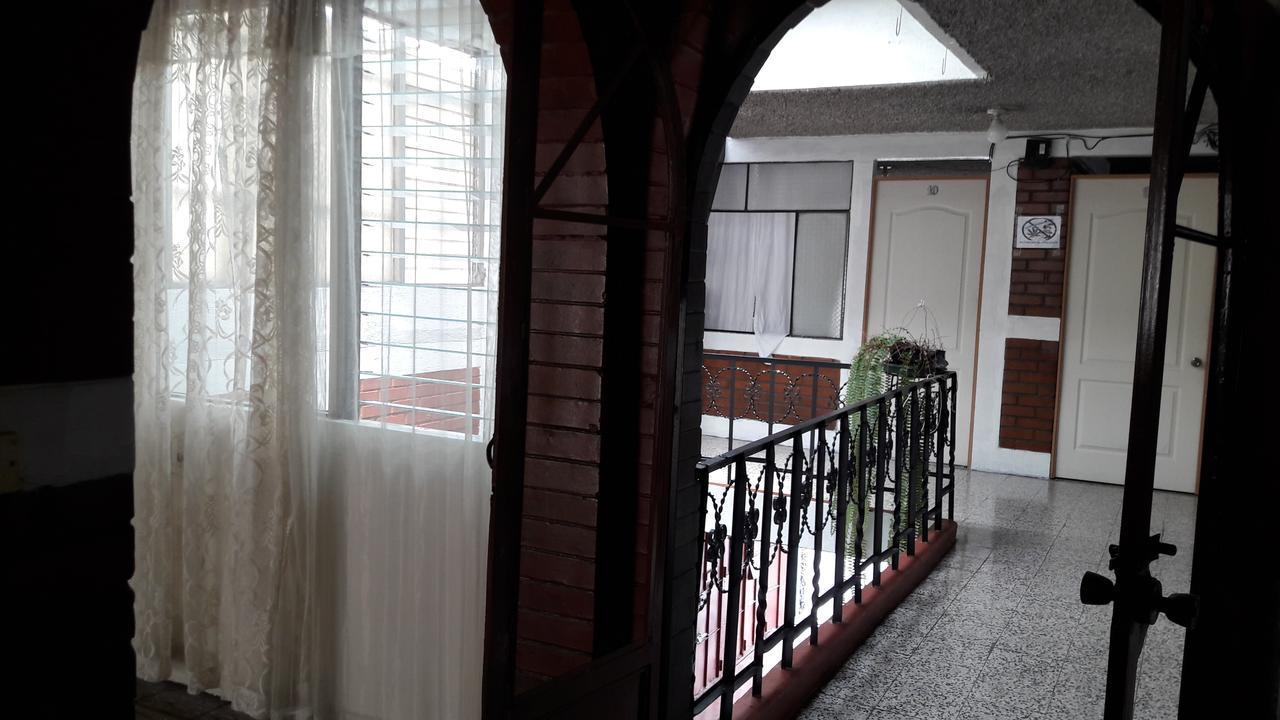 Hotel El Meson Guatemala Exteriör bild